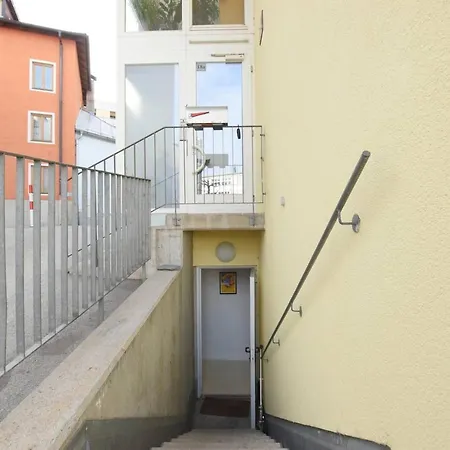 Gemutlicher Kellerstudio In Bester Lage Und Nahe Zum 아파트
