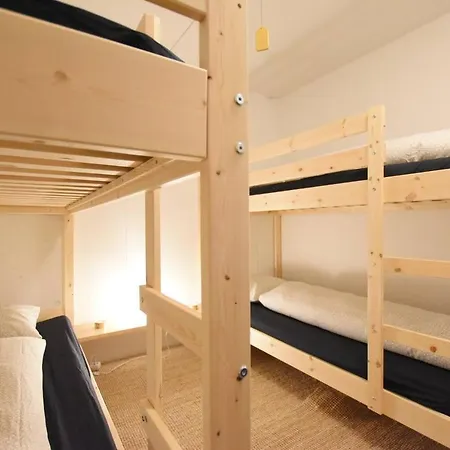 Gemutlicher Kellerstudio In Bester Lage Und Nahe Zum 아파트