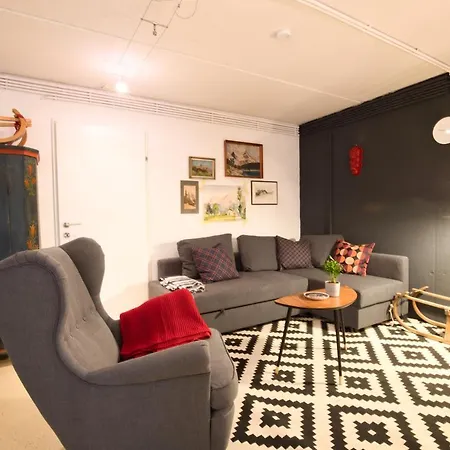 Gemutlicher Kellerstudio In Bester Lage Und Nahe Zum * Innsbruck