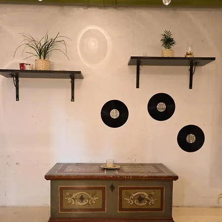 Gemutlicher Kellerstudio In Bester Lage Und Nahe Zum * Innsbruck
