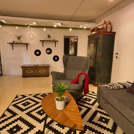 Gemutlicher Kellerstudio In Bester Lage Und Nahe Zum Apartment
